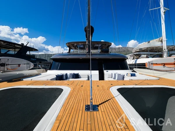 Sunreef 70 - Yacht Charter Sailica