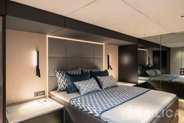 Sunreef 70 - Yacht Charter Sailica