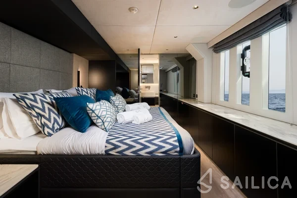 Sunreef 70 - Yacht Charter Sailica