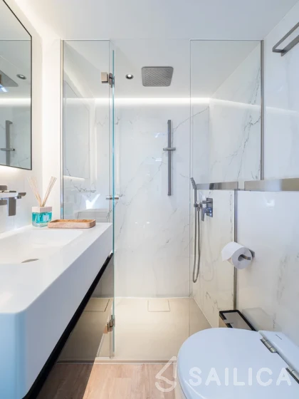 Sunreef 70 - Yacht Charter Sailica