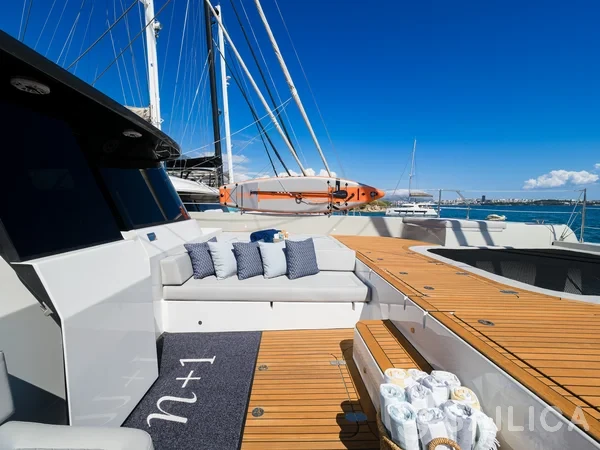 Sunreef 70 - Yacht Charter Sailica