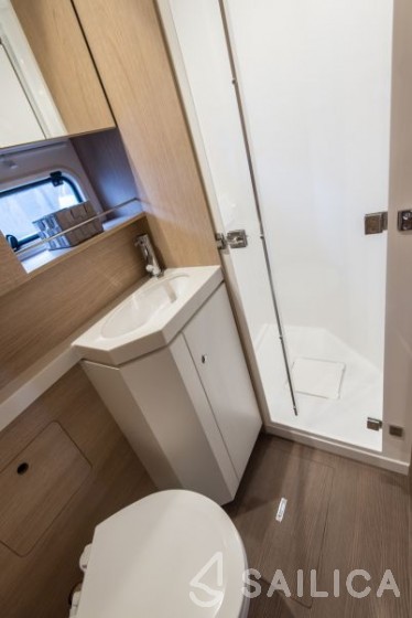 Bali 5.4. - Yacht Charter Sailica