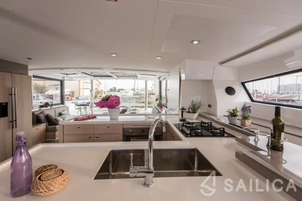 Bali 5.4. - Yacht Charter Sailica