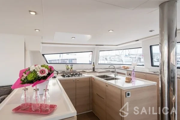 Bali 5.4. - Yacht Charter Sailica