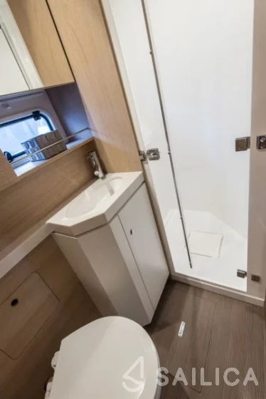 Bali 5.4. - Yacht Charter Sailica