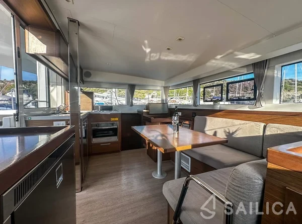Lagoon 40 - Yacht Charter Sailica