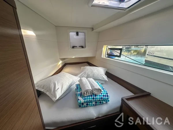 Lagoon 40 - Yacht Charter Sailica
