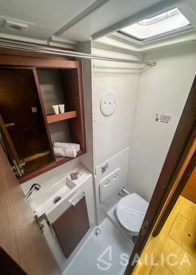 Lagoon 40 - Yacht Charter Sailica