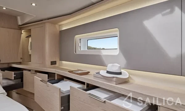 Oceanis 60 - Yacht Charter Sailica