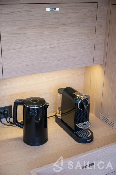 Oceanis 60 - Yacht Charter Sailica