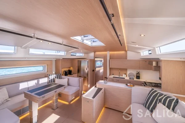 Oceanis 60 - Yacht Charter Sailica