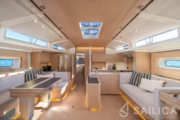 Oceanis 60 - Yacht Charter Sailica