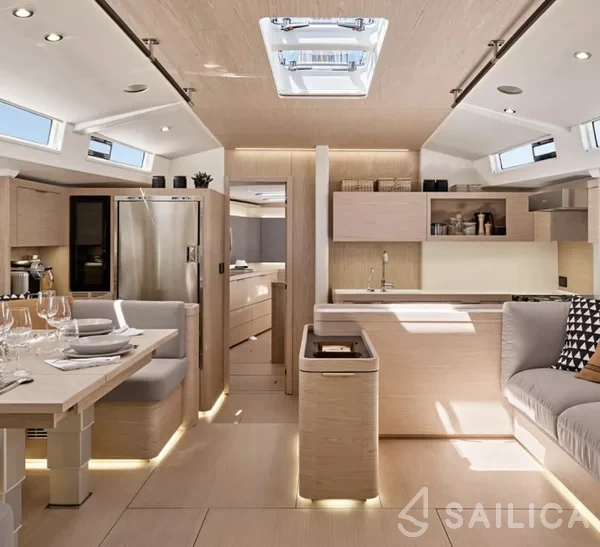 Oceanis 60 - Yacht Charter Sailica