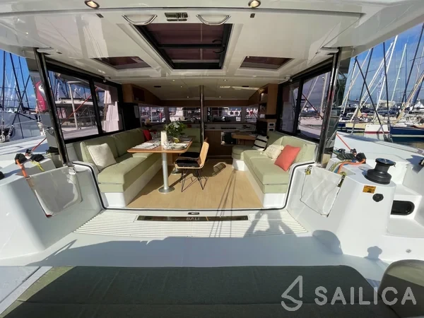 Bali Catsmart - Yacht Charter Sailica