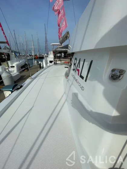 Bali Catsmart - Yacht Charter Sailica