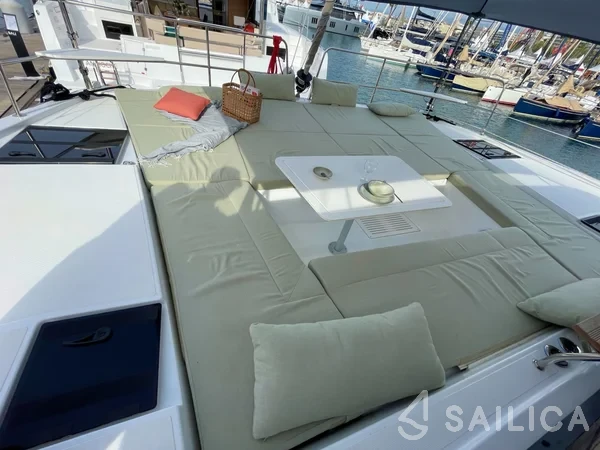Bali Catsmart - Yacht Charter Sailica