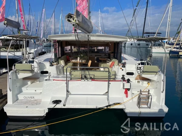Bali Catsmart - Yacht Charter Sailica