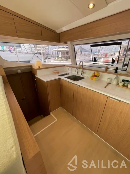 Bali Catsmart - Yacht Charter Sailica