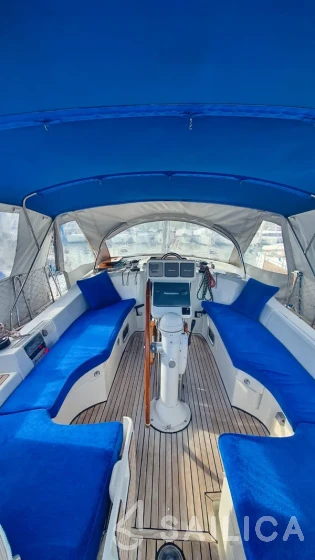 Oceanis 423 Clipper - Yacht Charter Sailica