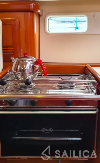 Oceanis 423 Clipper - Yacht Charter Sailica
