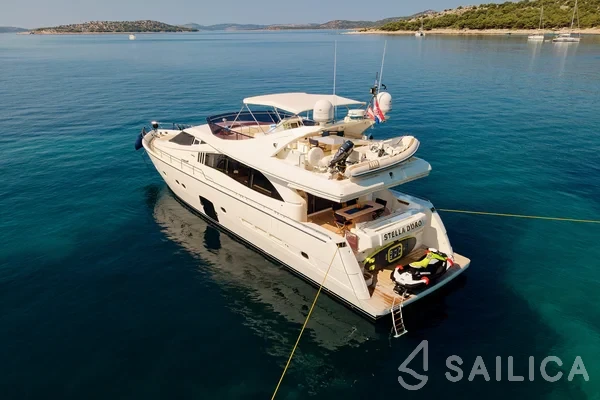 Ferretti 730 - Yacht Charter Sailica