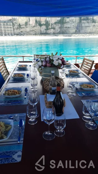 Gulet - Yacht Charter Sailica