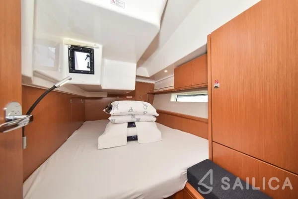Bavaria 45 Cruiser - Yacht Charter Sailica