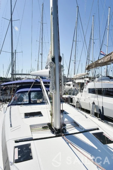Bavaria 45 Cruiser - Yacht Charter Sailica