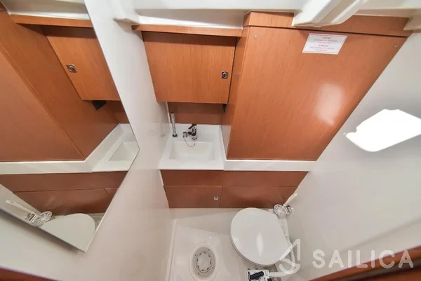 Bavaria 45 Cruiser - Yacht Charter Sailica