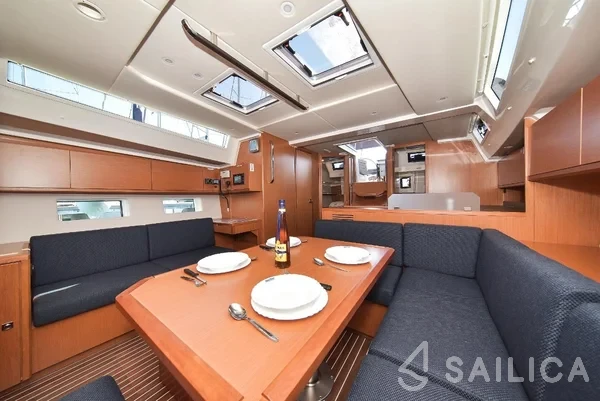 Bavaria 45 Cruiser - Yacht Charter Sailica