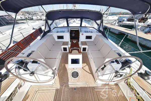 Bavaria 45 Cruiser - Yacht Charter Sailica