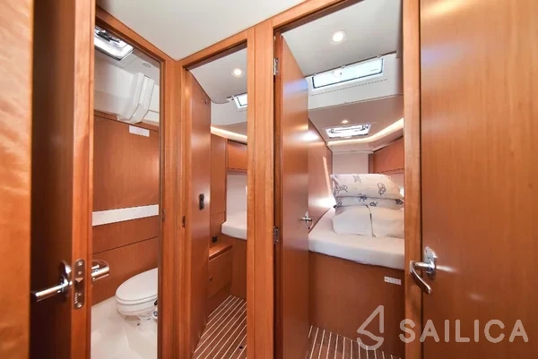 Bavaria 45 Cruiser - Yacht Charter Sailica