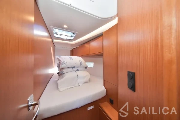 Bavaria 45 Cruiser - Yacht Charter Sailica