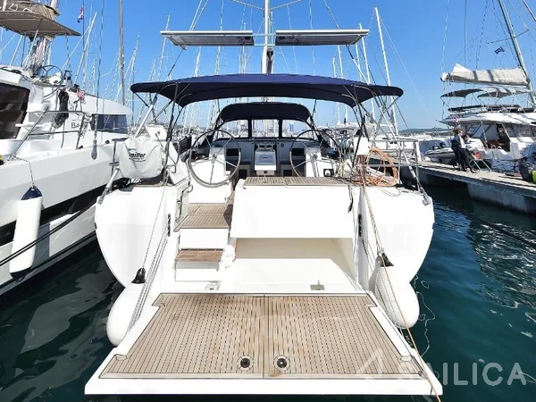 Bavaria 45 Cruiser - Yacht Charter Sailica