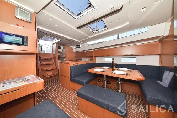 Bavaria 45 Cruiser - Yacht Charter Sailica