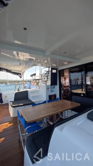 Lagoon 42 - Yacht Charter Sailica