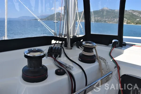 Lagoon 42 - Yacht Charter Sailica