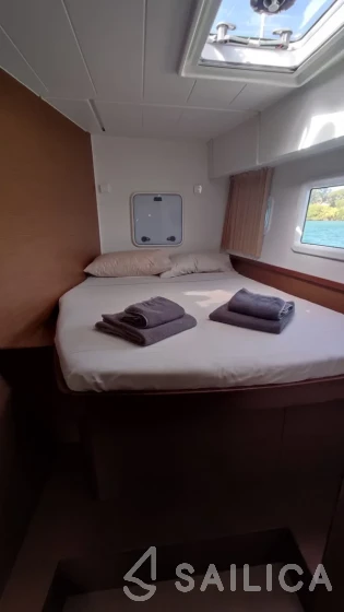 Lagoon 42 - Yacht Charter Sailica