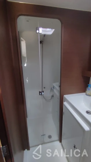 Lagoon 42 - Yacht Charter Sailica