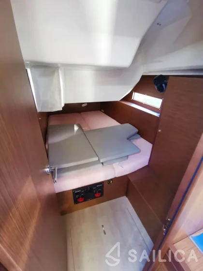 Oceanis 40.1 - Yacht Charter Sailica