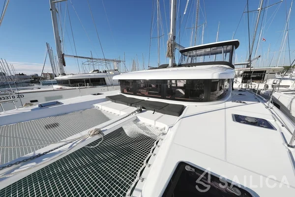 Lagoon 42 - Photo #75 Lagoon 42 - Yacht Charter Sailica