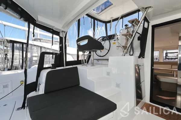 Lagoon 42 - Photo #65 Lagoon 42 - Yacht Charter Sailica