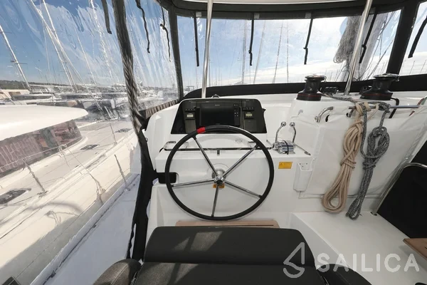 Lagoon 42 - Photo #88 Lagoon 42 - Yacht Charter Sailica