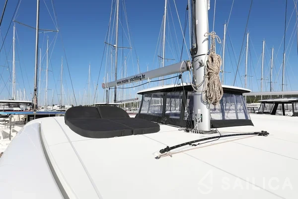 Lagoon 42 - Photo #85 Lagoon 42 - Yacht Charter Sailica