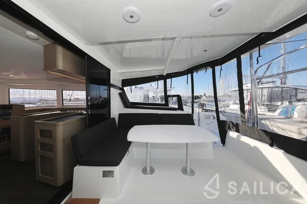 Lagoon 42 - Photo #90 Lagoon 42 - Yacht Charter Sailica