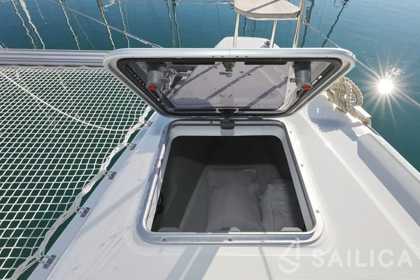 Lagoon 42 - Photo #82 Lagoon 42 - Yacht Charter Sailica