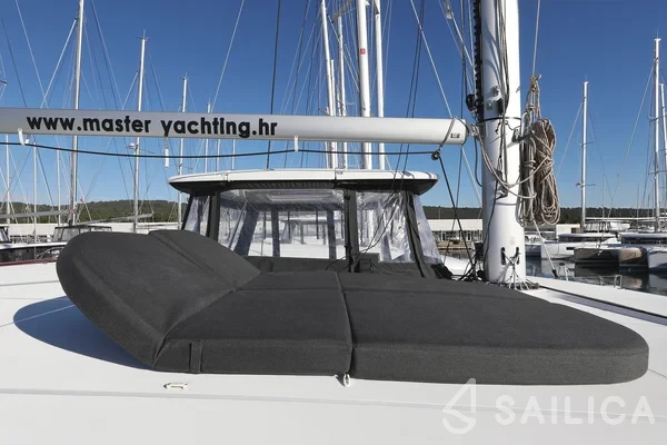 Lagoon 42 - Photo #86 Lagoon 42 - Yacht Charter Sailica