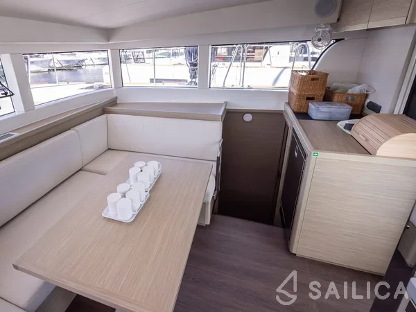 Lagoon 40 - Yacht Charter Sailica