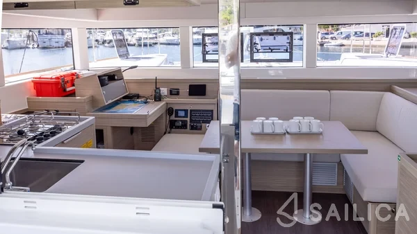 Lagoon 40 - Yacht Charter Sailica