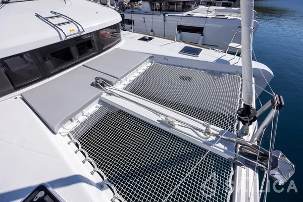 Lagoon 40 - Yacht Charter Sailica